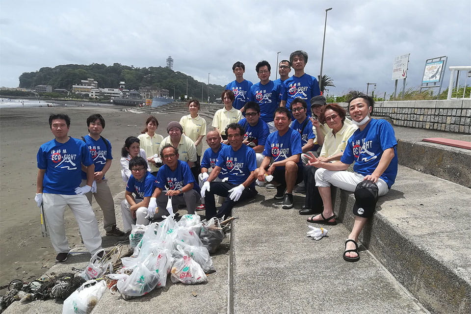 海岸清掃での集合写真